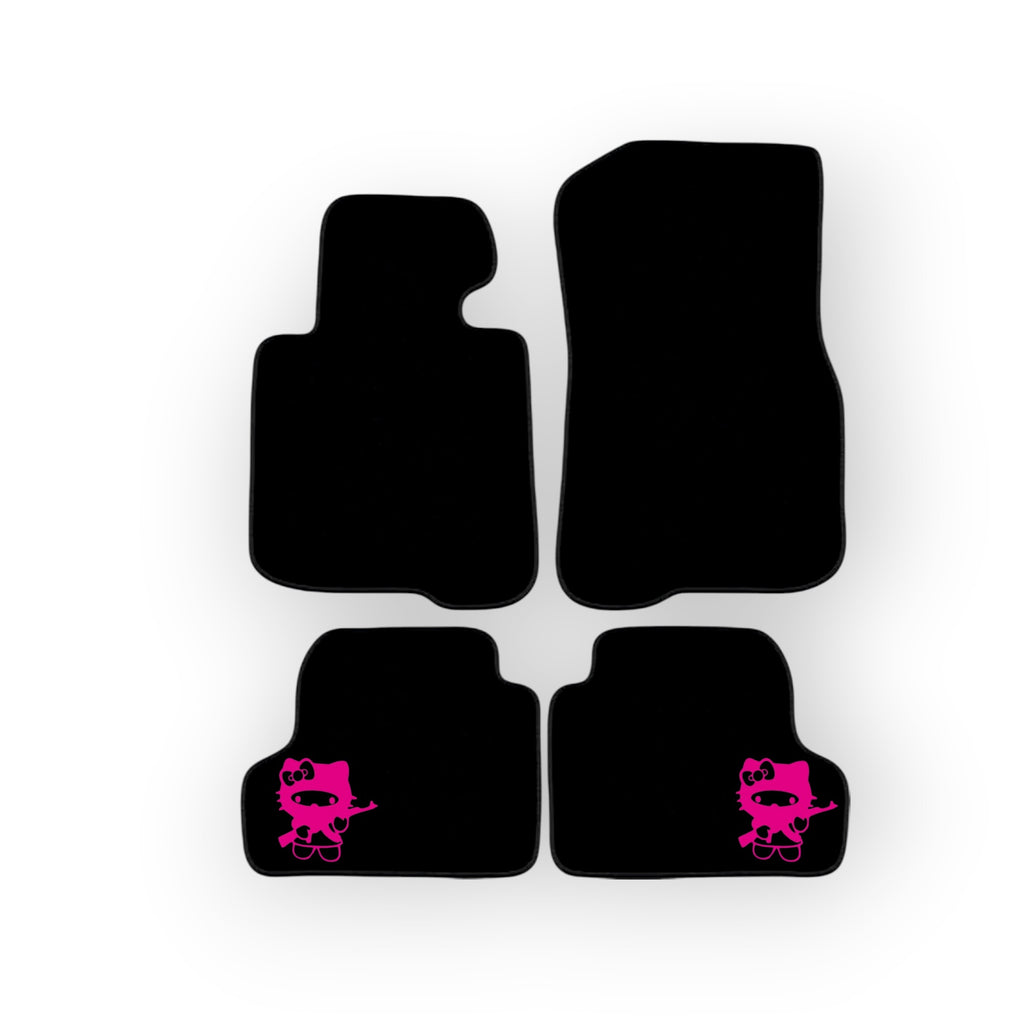 Dywaniki Samochodowe Hello kitty z karabinem