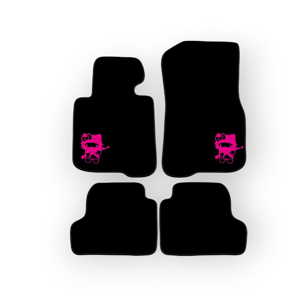 Dywaniki Samochodowe Hello kitty z karabinem