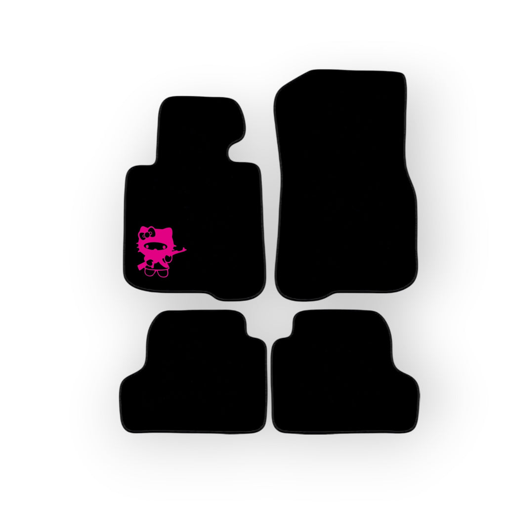 Dywaniki Samochodowe Hello kitty z karabinem